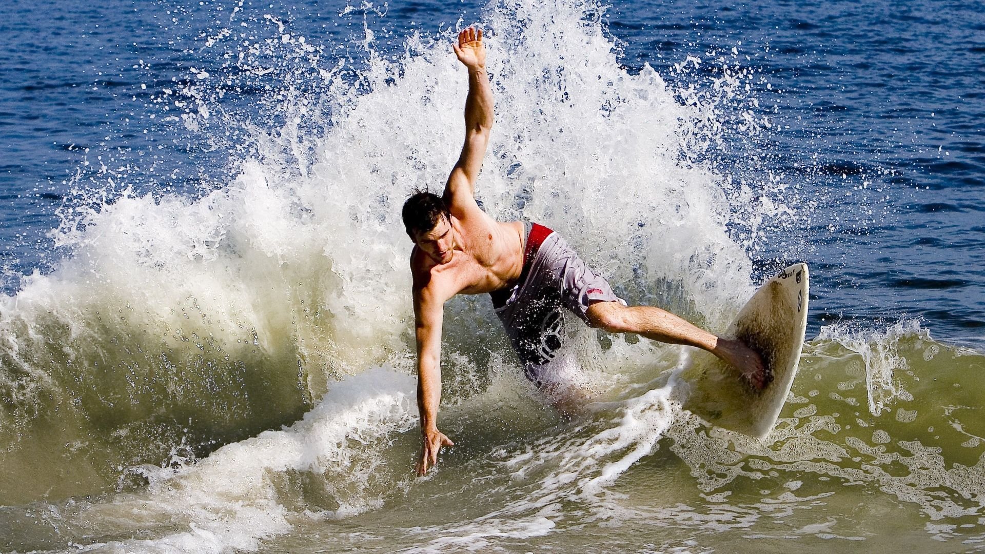 开云体育直播-霍勒迪狂轰30+10+8统治攻防，火箭末节一波流逆转老鹰，季后赛曙光再现！